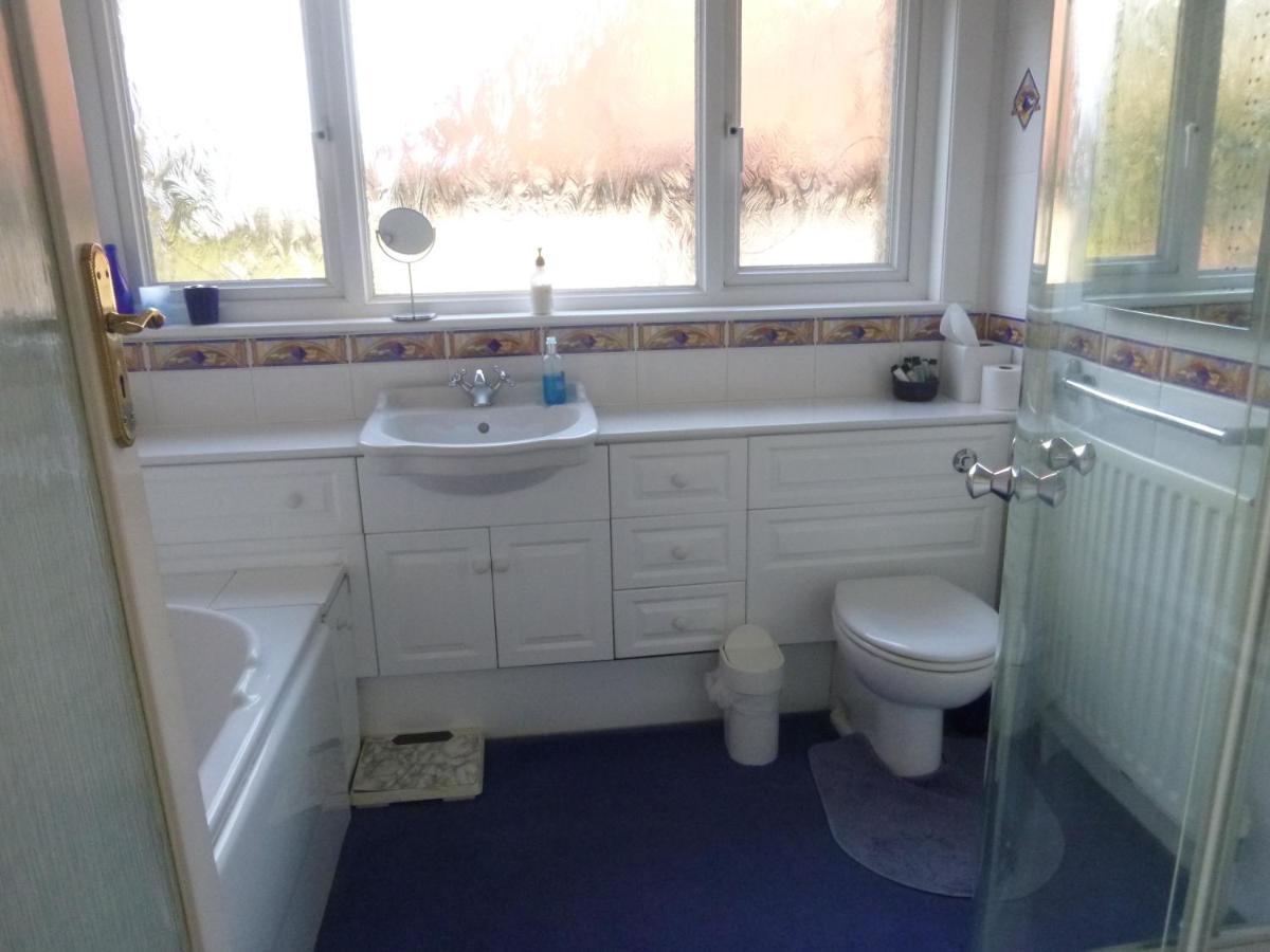 Chart House Bed And Breakfast Dorking Buitenkant foto