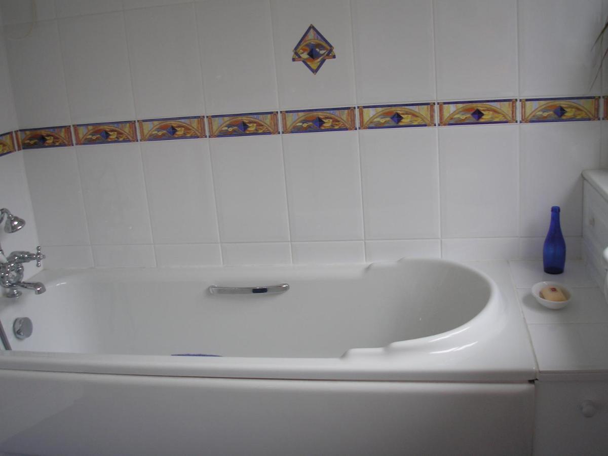 Chart House Bed And Breakfast Dorking Buitenkant foto
