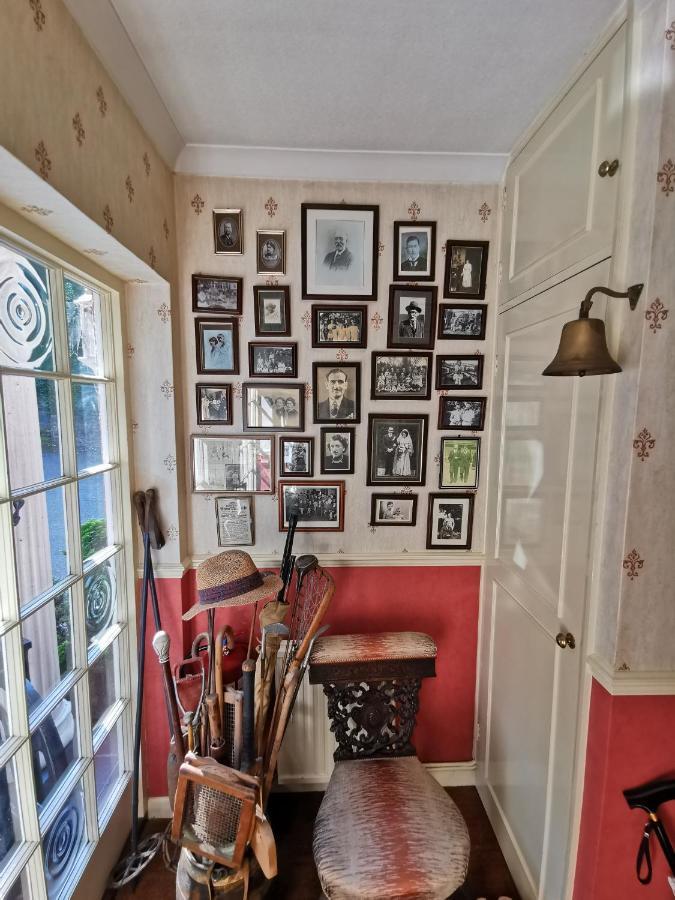 Chart House Bed And Breakfast Dorking Buitenkant foto