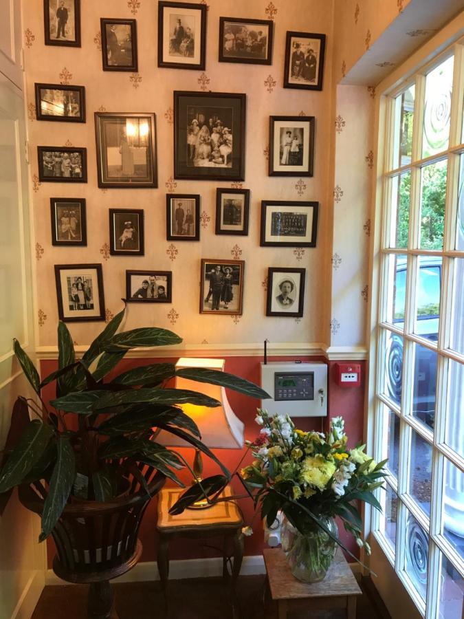 Chart House Bed And Breakfast Dorking Buitenkant foto