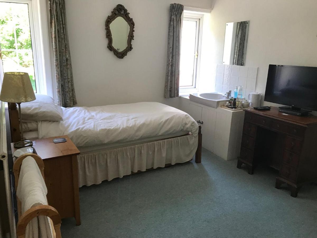 Chart House Bed And Breakfast Dorking Buitenkant foto